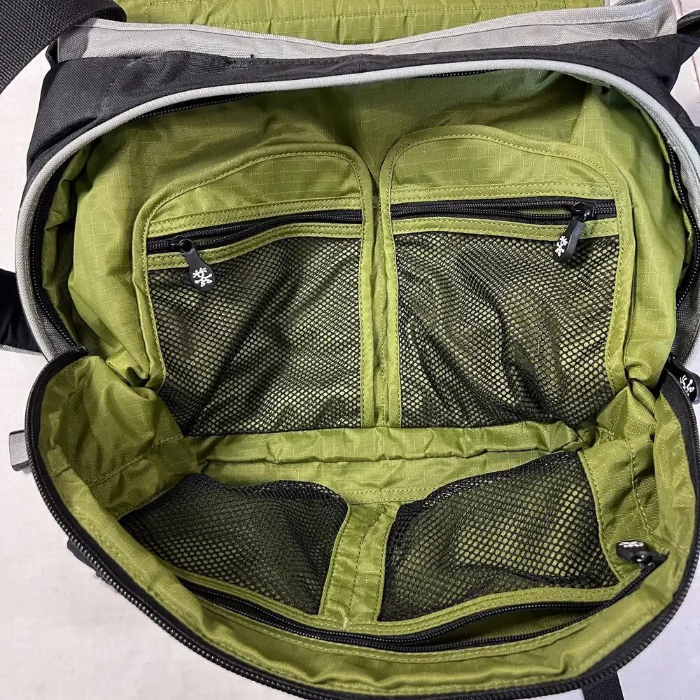 Crumpler Four Ninety Daily L Camera Laptop Messenger Bag Black Green Padded